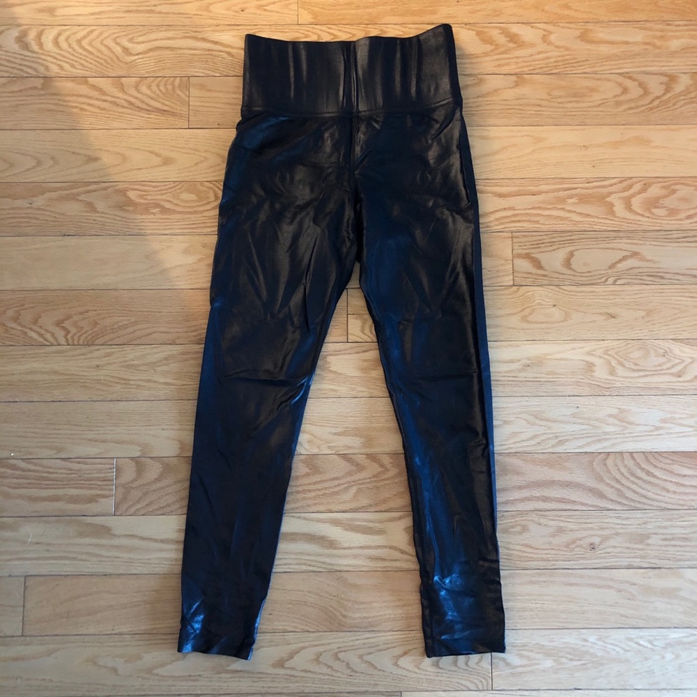 Carbon38 Black Takara Leggings